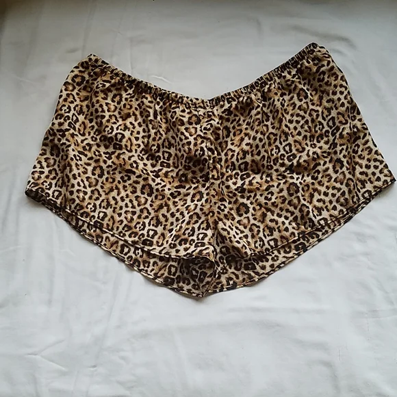 Leopard and Lace Lingerie Set - Picture 4 of 4